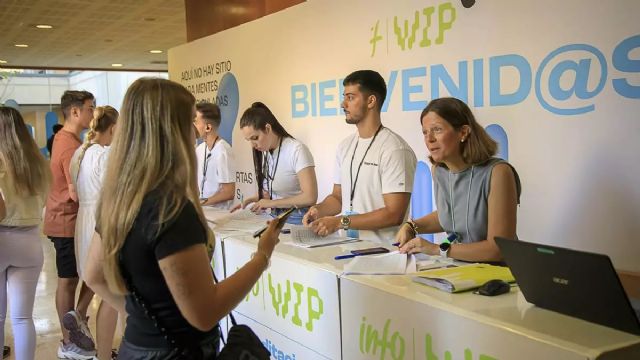 El Día de la Persona Emprendedora reunirá en octubre a más de 2.000 estudiantes y expertos para conectar talento, innovación y experiencia empresarial El Día de la Persona Emprendedora reunirá en octubre a más de 2.000 estudiantes y expertos para conectar talento, innovación y experiencia empresarial