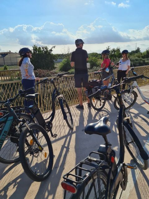 Agentes de viajes belgas visitan la Región en bicicleta para conocer su oferta cicloturista - 1, Foto 1