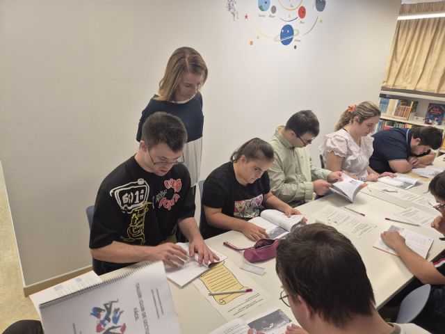 La Red Municipal de Bibliotecas de Murcia colabora de forma activa en una Murcia más inclusiva a través de sus Clubes de Lectura Fácil - 1, Foto 1