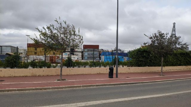 El PSOE de la Región de Murcia exige la retirada de una bandera franquista en el Puerto de Cartagena - 1, Foto 1