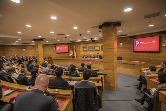 Perú celebra un encuentro empresarial en ceoe para incentivar la inversión extranjera directa - 1, Foto 1