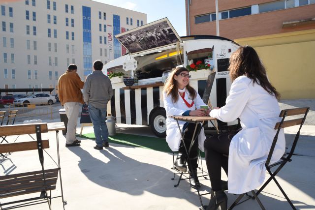 Entra en funcionamiento el Food Truck del campus de Ciencias de la Salud - 1, Foto 1