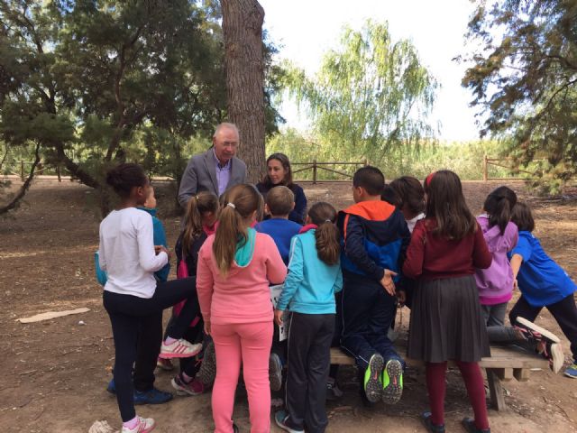 El Ayuntamiento invita a los colegios a disfrutar de la naturaleza murciana ofreciendo una visita a la Contraparada - 1, Foto 1