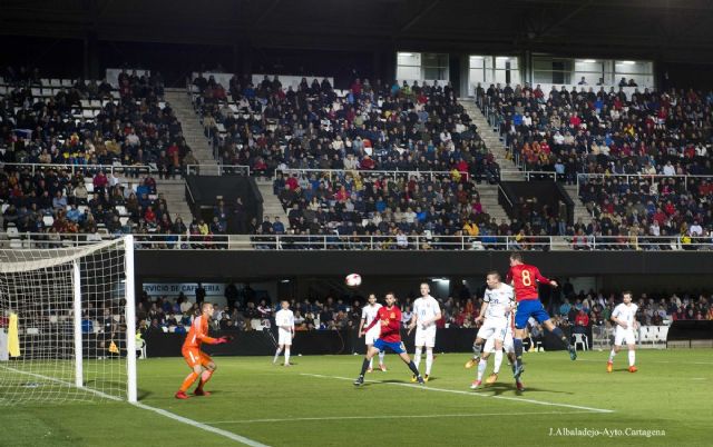 Cerca de 13.000 cartageneros disfrutaron de los goles de la Sub-21 ante Eslovaquia - 1, Foto 1