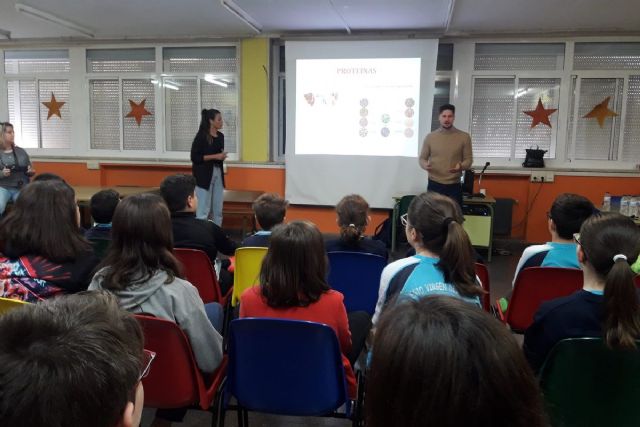 Jornada de nutrición, deporte  y salud en el colegio Virgen del Carmen con el Programa ADE - 1, Foto 1