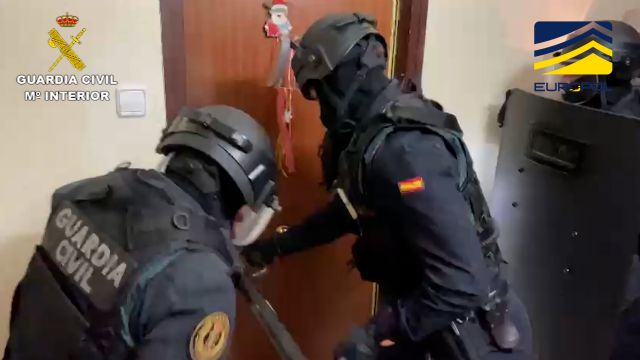 Detenidas 10 personas pertenecientes al entramado criminal del mayor suministrador de hachís en España - 5, Foto 5