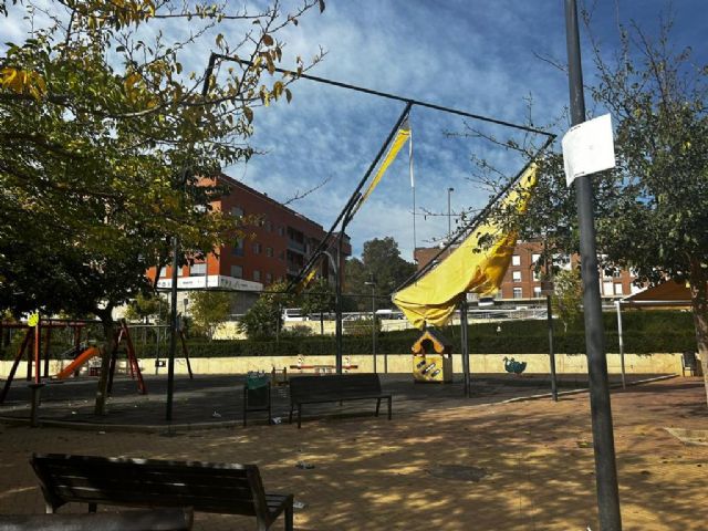 Fulgencio Gil sume a los parques de Lorca y de sus pedanías en un estado de abandono lamentable - 5, Foto 5