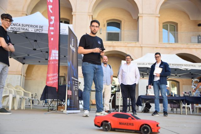 El centenar de estudiantes de las asociaciones y equipos de competición muestran en Industriales los prototipos que desarrollan - 1, Foto 1