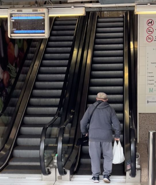 El PSOE exige la reparación urgente de las escaleras mecánicas de Verónicas tras más de 3 semanas de avería - 1, Foto 1