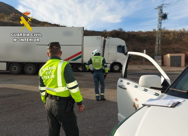 La Guardia Civil auxilia a una conductora desorientada y con síntomas de deshidratación - 1, Foto 1