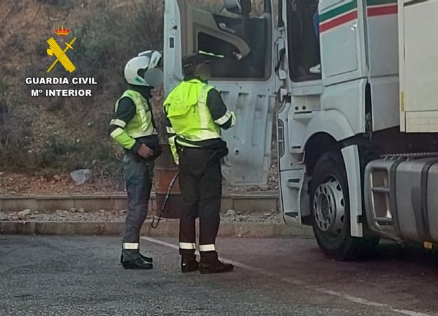 La Guardia Civil auxilia a una conductora desorientada y con síntomas de deshidratación - 2, Foto 2