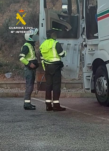 La Guardia Civil auxilia a una conductora desorientada y con síntomas de deshidratación - 3, Foto 3