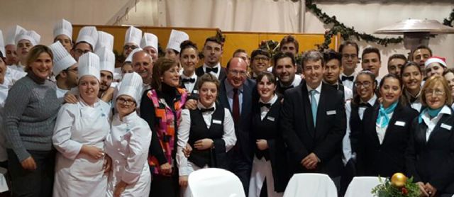 El presidente asiste a las Jornadas Gastronómicas Solidarias de Astrapace con la Escuela de Hostelería y Turismo de La Flota - 1, Foto 1