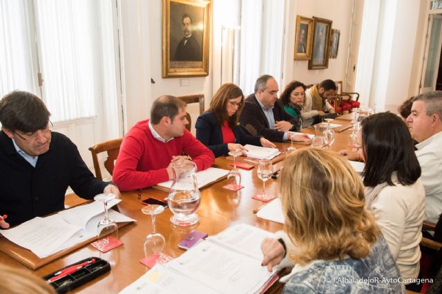 El Ayuntamiento aprueba varias actuaciones de dinamizacion del sector comercial por un importe de 60.000 euros - 1, Foto 1