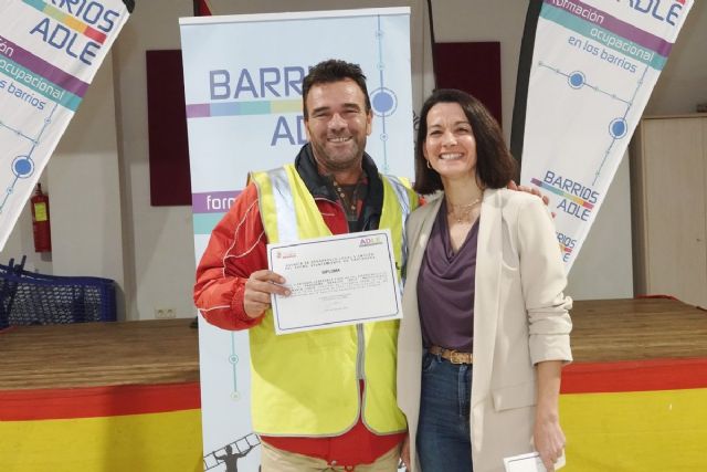 Los 10 participantes de Barrios ADLE Santa Lucía reciben sus diplomas - 1, Foto 1