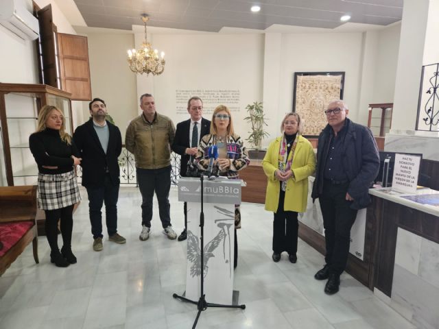 El Ayuntamiento entrega al Paso Blanco un arcón para la capilla del Cristo del Rescate - 3, Foto 3