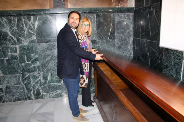 El Ayuntamiento entrega al Paso Blanco un arcón para la capilla del Cristo del Rescate - 4, Foto 4