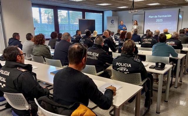 Los más de 2.200 agentes de Policía Local de la Región se formarán en ciberviolencia de género y reconstrucción de accidentes en 2025 - 1, Foto 1