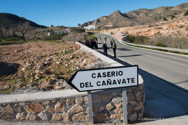 La carretera de Perin ya cuenta con cuatro tramos de muro para preservarla de las lluvias torrenciales - 1, Foto 1