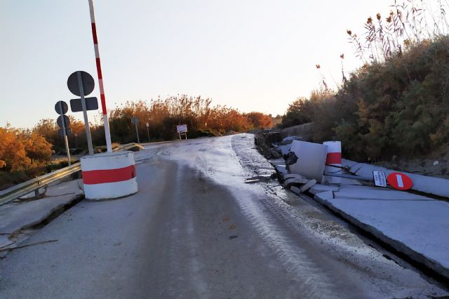 ASECOM reivindica el uso de las carreteras de servicio del Trasvase que la CHS ha cerrado - 3, Foto 3