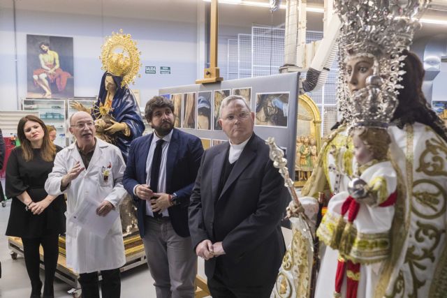 López Miras: Las imágenes de la Virgen de la Fuensanta y la Virgen de la Caridad están en las mejores manos para recuperar todo su esplendor - 2, Foto 2