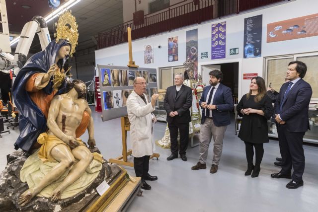 López Miras: Las imágenes de la Virgen de la Fuensanta y la Virgen de la Caridad están en las mejores manos para recuperar todo su esplendor - 3, Foto 3