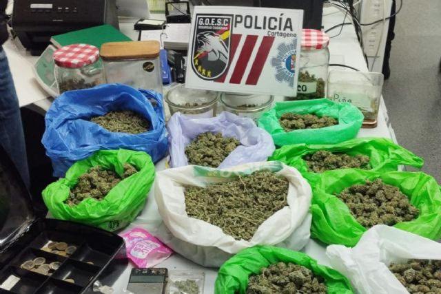 Policía Local decomisa casi 2 kilos de marihuana en San Félix e intercepta un coche con setas alucinógenas en La Aljorra - 1, Foto 1