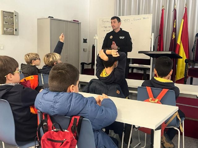 Los alumnos del colegio de la Flota visitan la comisaria de la Policía Local de Murcia - 1, Foto 1