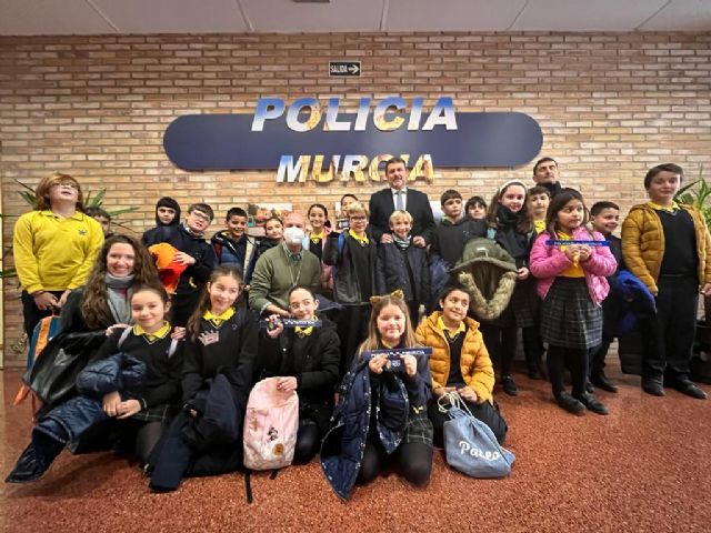 Los alumnos del colegio de la Flota visitan la comisaria de la Policía Local de Murcia - 2, Foto 2