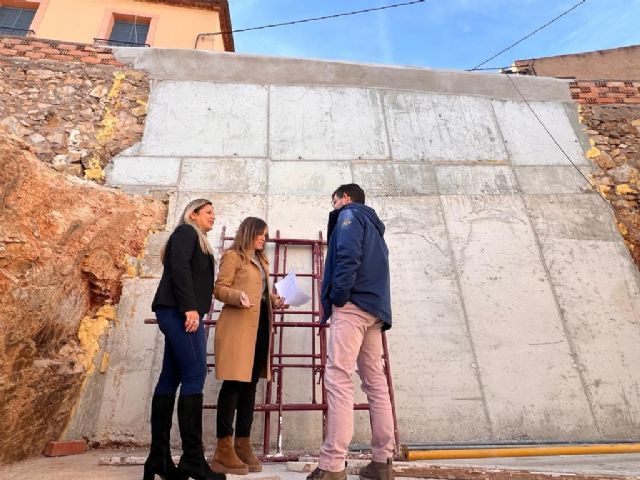 Finalizan los trabajos que evitarán los desprendimientos en la calle Santa Teresa de Cabezo de Torres - 1, Foto 1