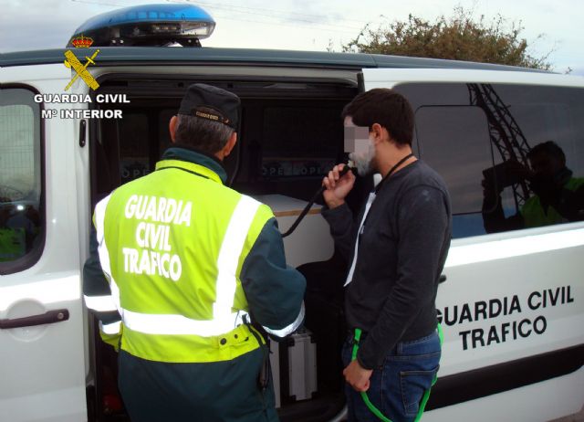 La Guardia Civil realiza cerca de 7.000 pruebas de alcoholemia y droga durante la celebración de los carnavales en la Región - 5, Foto 5