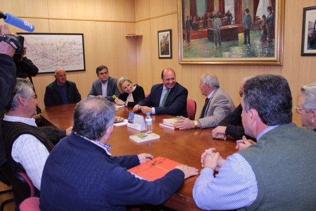 Pedro Antonio Sánchez: Los regantes han hecho un gesto de solidaridad hacia la Región y su regadío en un año muy complicado - 2, Foto 2