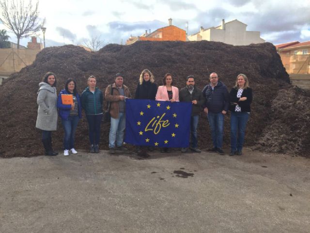 Comunidad, empresas y viticultores unen sinergias en un proyecto de economía circular para usar la poda de la vid como abono - 1, Foto 1