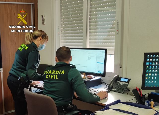 La Guardia Civil investiga a un menor por amenazar anónimamente a través de redes sociales a un profesor - 2, Foto 2