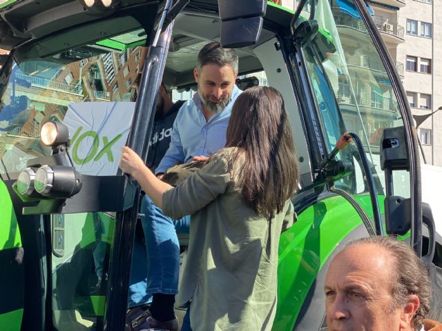 Abascal en Murcia: “VOX está en contra del fundamentalismo verde que arruina al campo” - 4, Foto 4