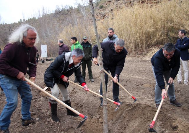 La CHS suscribe un acuerdo con ANSE para la conservación y restauración de los ecosistemas fluviales - 1, Foto 1