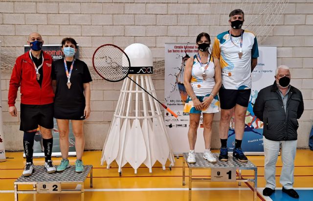 Dos oros, dos platas y un bronce para el Bádminton Las Torres en el circuito nacional senior - 5, Foto 5