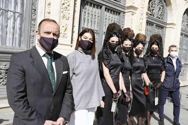 “La Mantilla, Sevilla del dolor a la alegría” nace para apoyar la moda, la cultura, la artesanía y la economía hispalense - 3, Foto 3