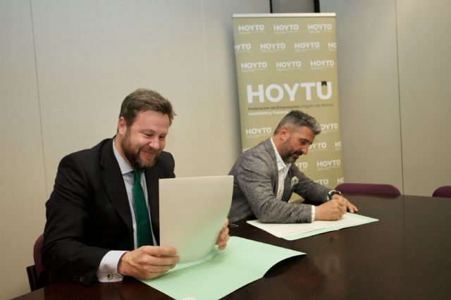 Un conocida cervecera murciana y HOYTÚ firman la renovación de su convenio de colaboración hasta 2023 - 1, Foto 1