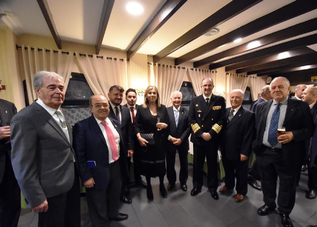 La sociedad civil y empresarial de Cartagena celebra una cena de despedida al Almirante De la Puente - 2, Foto 2