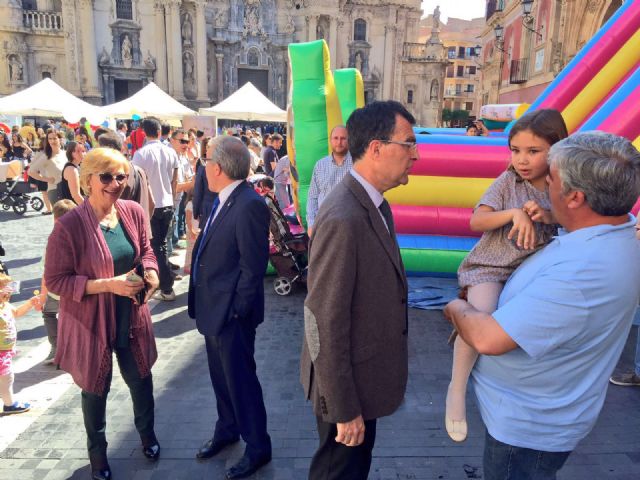 Diversión y generosidad se dan la mano en la II Feria Infantil Solidaria dedicada a Cáritas - 1, Foto 1