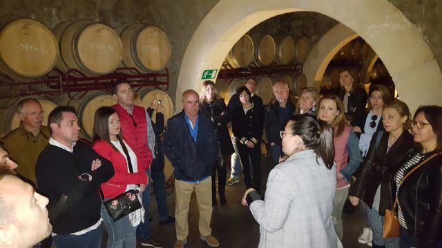 Los socios de ASECOM visitan Bodegas Luzón, ejemplo del emprendimiento murciano - 2, Foto 2