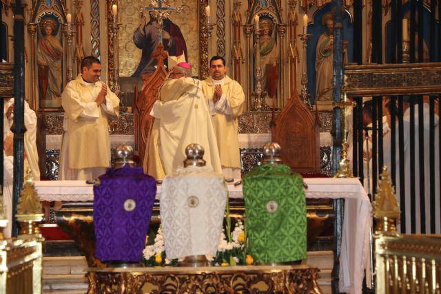 “La llamada que te ha hecho el Señor, por medio del Santo Padre, querido Sebastián, ha hecho visible el valor y la grandeza de este presbiterio”, Mons. Lorca en la Misa Crismal - 3, Foto 3