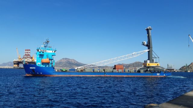 El Puerto de Cartagena agilizará las operativas de graneles sólidos con la instalación de una de las grúas más grande del mercado - 1, Foto 1