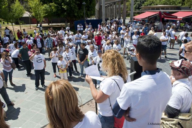 La Fiesta de la Calle en Los Juncos mostró la cara más solidaria de la ciudad con los sin techo - 4, Foto 4