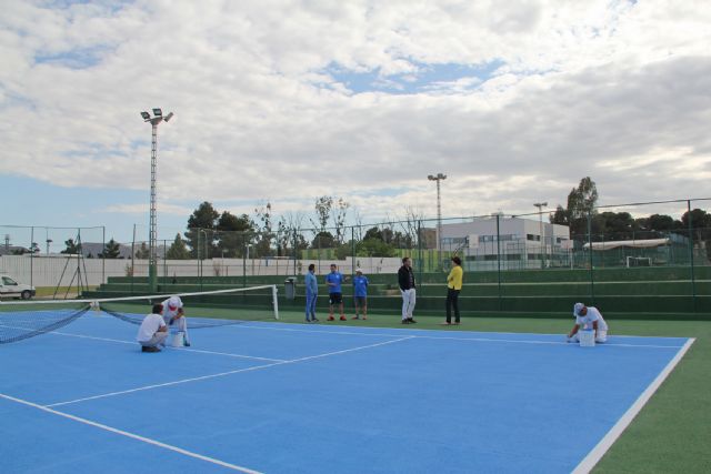 El Ayuntamiento mejora las pistas de tenis de Puerto Lumbreras - 2, Foto 2