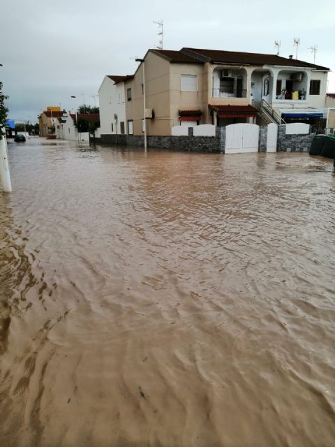 El vecindario de El Mojón se moviliza en contra el proyecto del colector de vertidos cero y de las inundaciones - 1, Foto 1