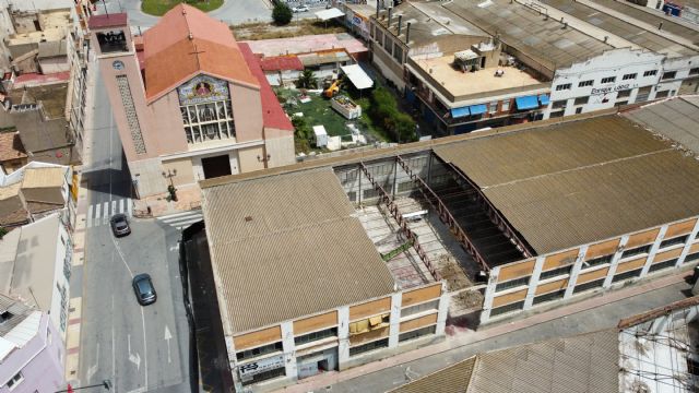 Las naves industriales y edificaciones junto a la Iglesia de San Pío X estarán demolidas en julio para la construcción del nuevo vial - 1, Foto 1