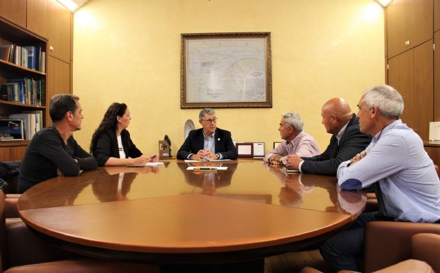 El presidente de la CHS mantiene una reunión de trabajo con la alcaldesa de Fuente Álamo - 1, Foto 1