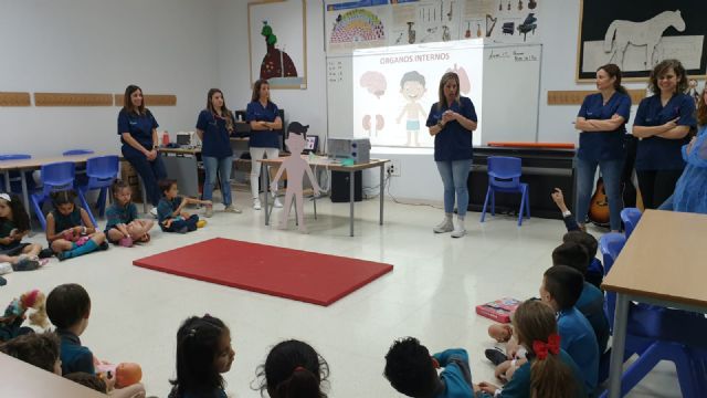 Ribera Hospital de Molina transforma las aulas escolares en quirófanos por un día a través de Operación cole - 2, Foto 2